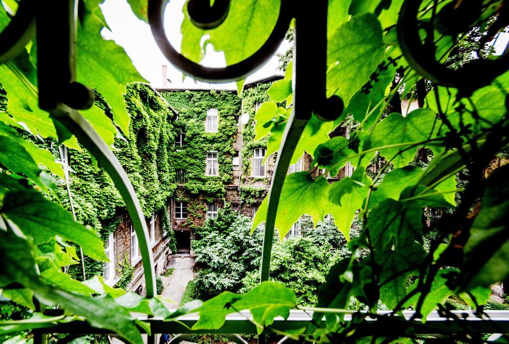 The Fashion Street Apartment — Photos 1